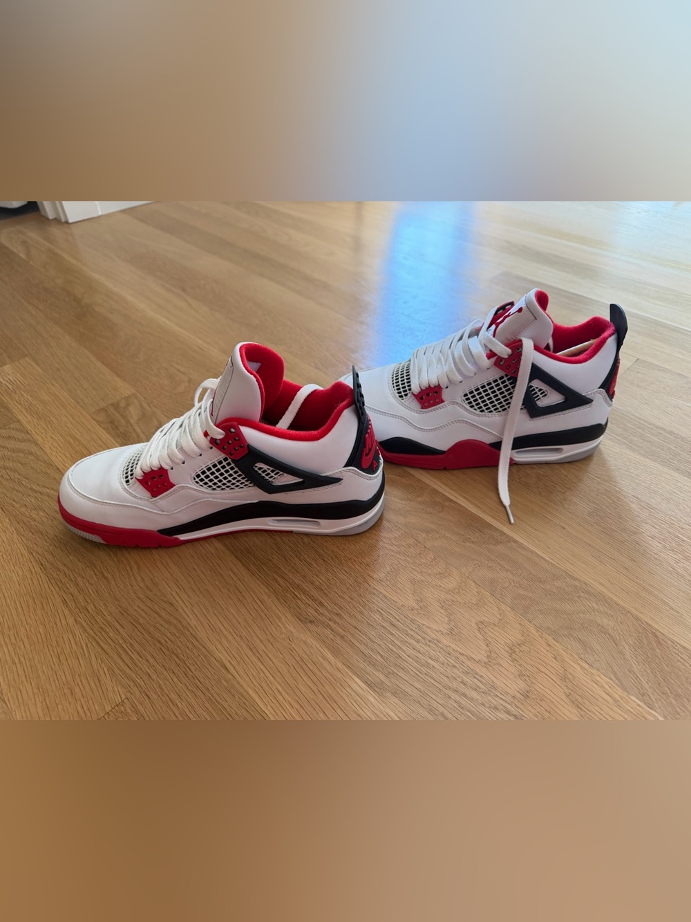 NIB Air Jordan 4 Retro Fire Red 2020 - Picture 4 of 8